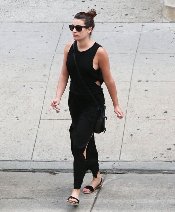 Exclusif - Lea Michele se rend à la banque à Beverly Hills, le 5 mai 2015.  