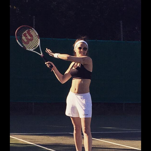 Capucine Anav a posté des photos de son séjour dans le sud de la France. Comme l'indique Public, Louis Sarkozy et elle ont joué au tennis ensemble. Juillet 2015.
