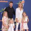 Steven Gerrard était sur le tapis rouge des Kids' Choice Awards avec son épouse Alex et ses trois filles Lilly-Ella, Lexie et Lourdes, au UCLA's Pauley Pavilion de Los Angeles, le 16 juillet 2015