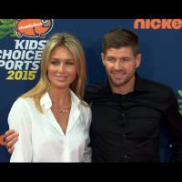 Steven Gerrard : Débuts timides sur tapis rouge avec sa belle Alex et ses filles