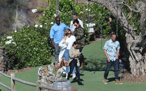Exclusif - Kris Jenner, son compagnon Corey Gamble, Kourtney et Khloé Kardashian au Malibu Wine Safari. Malibu, le 10 juillet 2015.