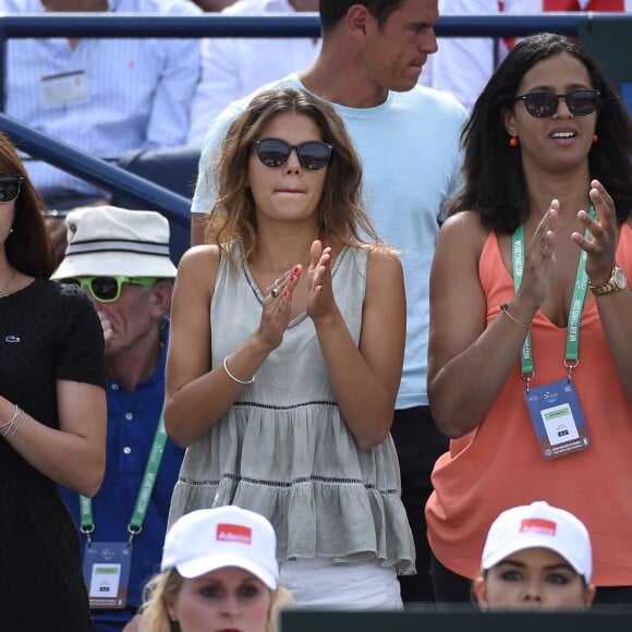 Nolwenn Leroy et Noura lors du match entre Andy Murray et Gilles Simon en quart de finale de la Coupe Davis entre la France et la Grande-Bretagne, au Queens Club de Londres, le 19 juillet 2015