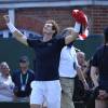 Andy Murray après sa victoire sur Gilles Simon en quart de finale de la Coupe Davis entre la France et la Grande-Bretagne, au Queens Club de Londres, le 19 juillet 2015