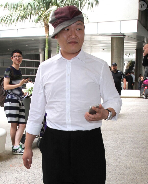 Le rappeur Psy arrive a l'aeroport de Los Angeles, le 2 juillet 2013. 
