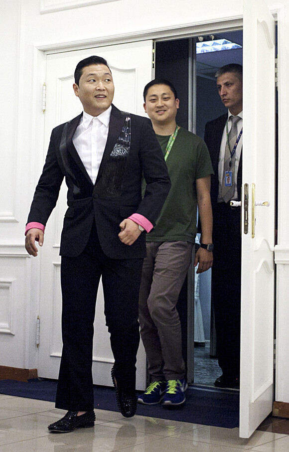 Le chanteur Psy donne une conference de presse avant son concert a Moscou, le 7 Juin 2013.  
