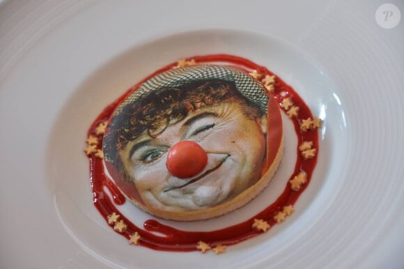 Exclusif - Le gâteau à l'effigie du clown David Larible présenté lors de la conférence de presse du Circus Dinner Show, jeudi 16 juillet 2015.