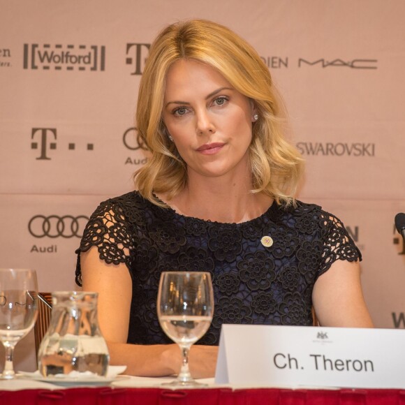 Charlize Theron à la conférence de presse « Life Ball Gold » à Vienne, le 16 mai 2015