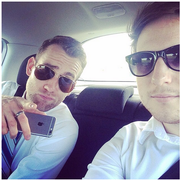 Matthew Lewis et un ami (photo postée le 30 mai 2015)