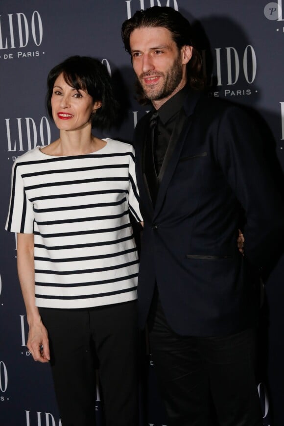 Marie-Claude Pietragalla et son compagnon Julien Derouault à l'occasion de la présentation du nouveau spectacle du Lido "Paris Merveilles" à Paris, le 8 avril 2015