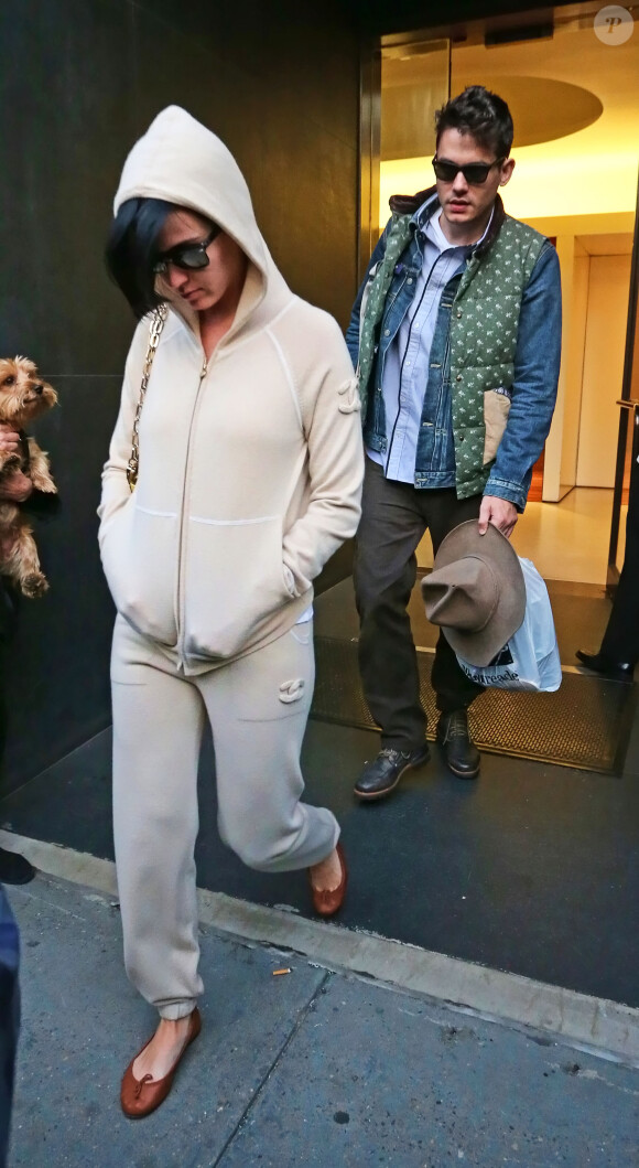 Katy Perry et John Mayer quittent leur appartement a New York le 17 Avril 2012.  