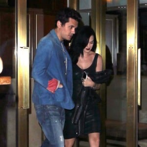 John Mayer et Katy Perry vont dîner au restaurant Tower Bar & Terrace au Sunset Tower Hotel. Le 24 juillet 2013