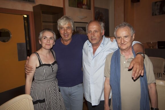 Exclusif - La compagne de Robert Knobelspiess, Patrick Jorge, Roger Knobelspiess et Daniel Prévost, lors du Festi'Vittel 2015 (Cure de Théâtre) à Vittel le 20 juillet 2015.