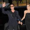 Brad Pitt et Angelina Jolie arrivent à la première du film "The Normal Heart" au Ziegfield Theater à New York, le 12 mai 2014. Les épaules, le visage et le buste de l'actrice sont couverts d'une poudre blanche!