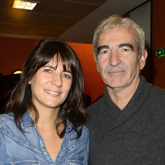 Estelle Denis et son compagnon Raymond Domenech - People en backstage du spectacle d'Alex Lutz à l'Olympia de Paris le 25 janvier 2014.