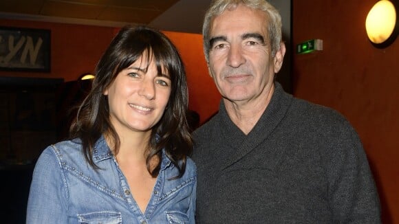 Estelle Denis et Raymond Domenech complices à "La fête givrée" de Disneyland Paris le 30 mai 2015.