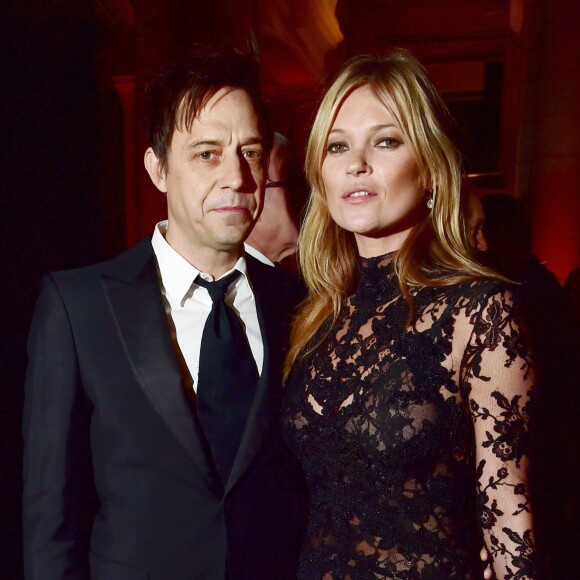 Kate Moss et son mari Jamie Hince - Gala "Alexander McQueen : Savage Beauty" au Victoria and Albert Museum à Londres, le 12 mars 2015.