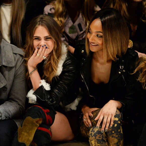 Cara Delevingne, Jourdan Dunn, Kate Moss lors du défilé Automne/Hiver 2015 "Burberry Prorsum" à Kensington Gardens lors de Fashion Week à Londres, le 23 février 2015