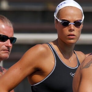 Laure Manaudou et Philippe Lucas lors des Championnats d'Europe de natation à Budapest, le 29 juillet 2006