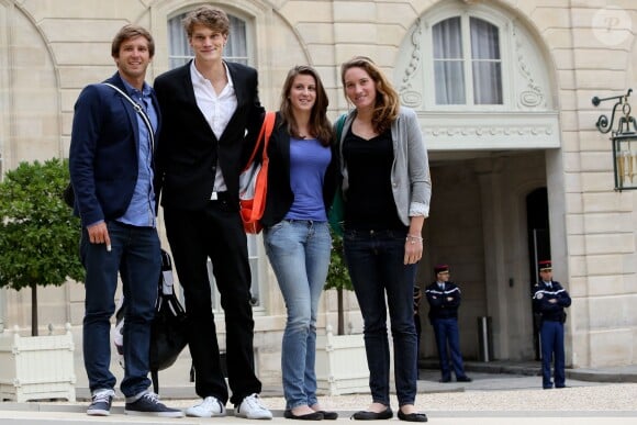 Clément Lefert, Yannick Agnel, Camille Muffat et Charlotte Bonnet à l'Elysée à Paris, le 17 septembre 2012