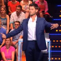 Christophe Beaugrand trébuche et tombe dans La France passe le test...