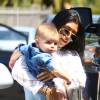 Kourtney Kardashian et son fils Reign à Woodland Hills. Los Angeles, le 2 août 2015.