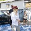 Rita Ora arrive à l'aéroport de Ibiza en Espagne, le 1er aout 2015