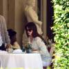 Lana Del Rey déjeune avec son compagnon Francesco Carrozzini et la mère de celui-ci Franca Sozzani à Stresa, Italie, le 2 aout 2015
