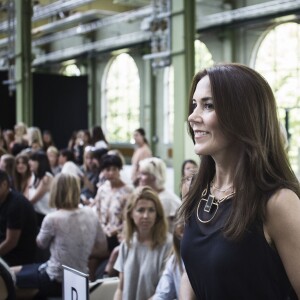 La princesse Mary de Danemark au défilé de mode Malene Birger pendant la Fashion Week de Copenhague, le 6 août 2015.