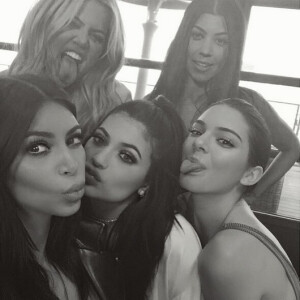 Kylie Jenner et ses soeurs Kim, Kourtney et Khloé Kardashian ainsi que Kendall Jenner pour son anniversaire au restaurant Nobu à Malibu / aout 2015