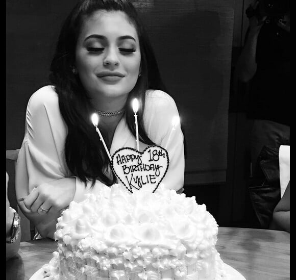 Kylie Jenner fête ses 18 ans en famille au restaurant Nobu de Malibu / août 2015