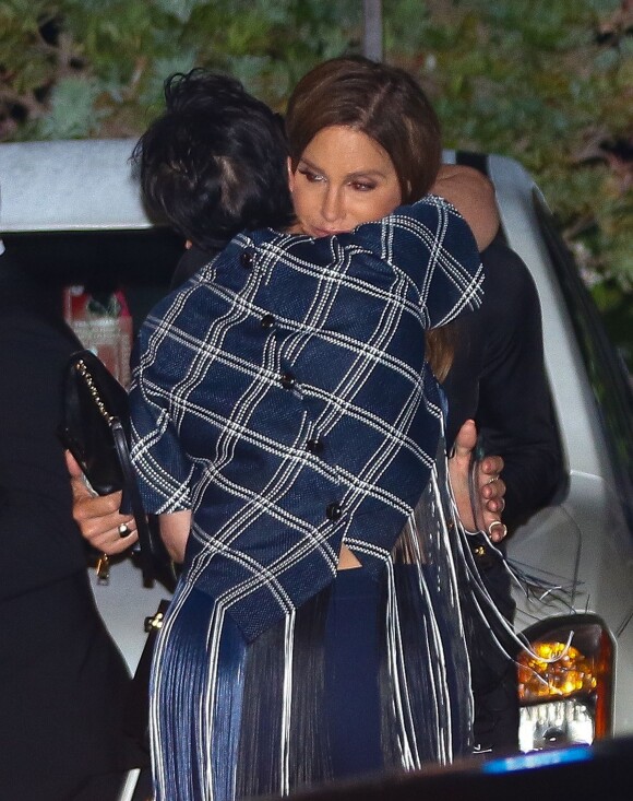 Caitlyn et Kris Jenner quittent le restaurant Nobu pour les 18 ans de Kylie Jenner en famille, Malibu, Los Angeles, le 7 aout 2015