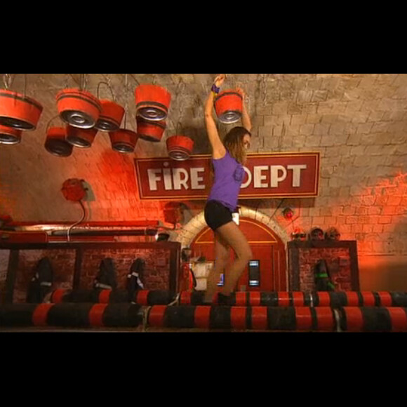 Valérie Bègue dans la cellule de la caserne, dans Fort Boyard, le samedi 8 août 2015 sur France 2.