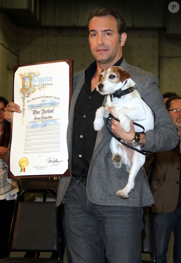 Jean Dujardin, Uggie à Los Angeles, le 31 janvier 2012.