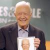 Jimmy Carter dédicace ses mémoires "A Full Life : Reflections at Ninety" chez Barnes & Noble à New York. Le 7 juillet 2015
