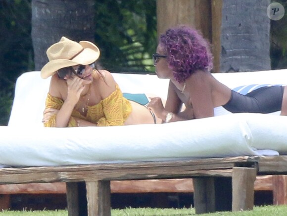 Kendall Jenner, Hailey Baldwin, Justine Skye et Pia Mia profitent d'un après-midi ensoleillé à la Casa Aramara, à Punta Mita. Le 13 août 2015.