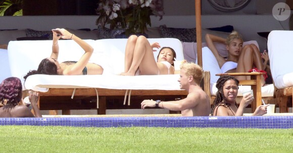 Kendall Jenner, Hailey Baldwin, Justine Skye et Pia Mia profitent d'un après-midi ensoleillé à la Casa Aramara, à Punta Mita. Le 13 août 2015.
