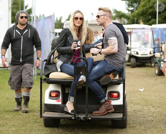 Ronan Keating et sa fiancée Storm Uechtritz lors du Isle of Wight Festival, à Seaclose Park, Newport, Isle of Wight , le 14 juin 2015