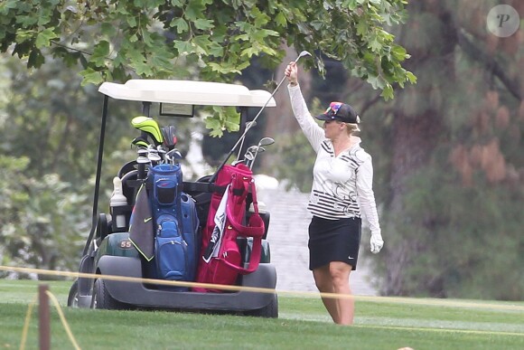 Exclusif - L'actrice Jennie Garth et son nouveau mari Dave Abrams se sont offerts une partie de golf, à Toluca Lake, le 6 août 2015.