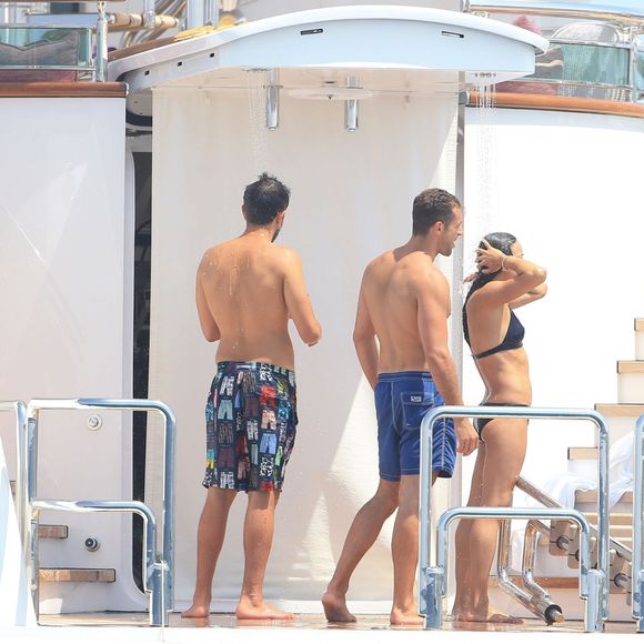 Exclusif - Michelle Rodriguez en vacances avec Mohammed Al Turki et d'autres amis à Formentera, le 9 août 2015.