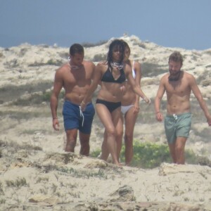 Exclusif - Michelle Rodriguez en vacances avec Mohammed Al Turki et d'autres amis à Formentera, le 9 août 2015.