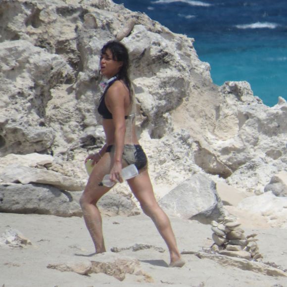 Exclusif - Michelle Rodriguez en vacances avec Mohammed Al Turki et d'autres amis à Formentera, le 9 août 2015.
