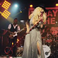 Christina Aguilera : Décolletée auprès de Jamie Foxx, elle fête Summer Rain