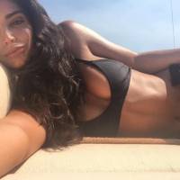 Anara Atanes : La girlfriend de Samir Nasri envoûtante et sexy en bikini !