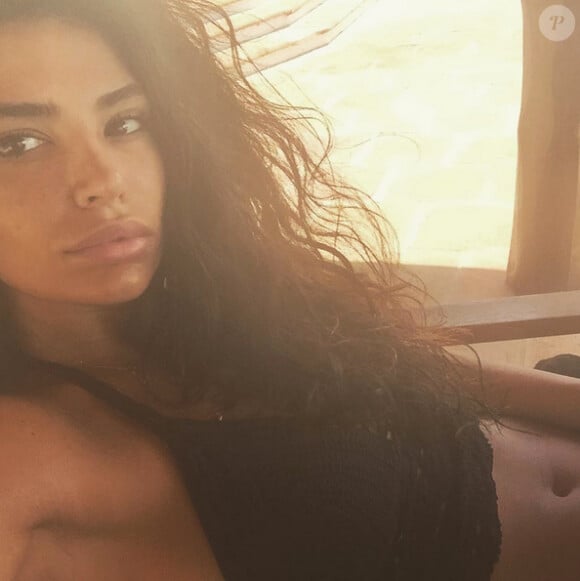 Anara Atanes : La bombe dévoile son corps de reve sur Instagram