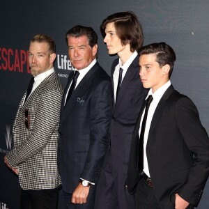 Pierce Brosnan et ses fils Sean, Dylan et Paris Brosnan - Avant-première du film "No Escape" à Los Angeles, le 17 août 2015.