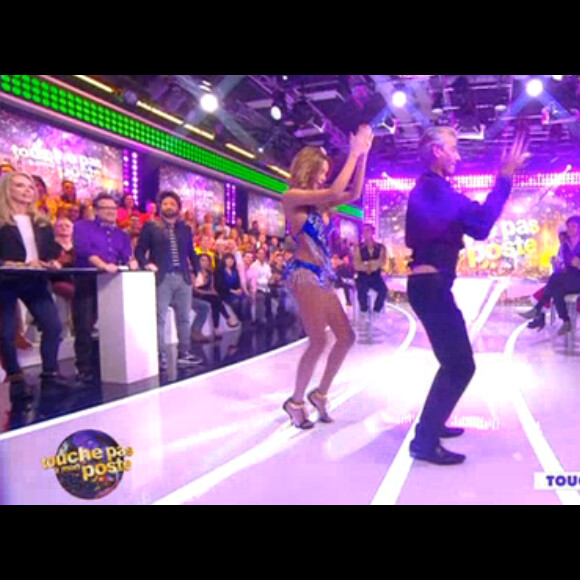 Le twerk de Nabilla et Gilles Verdez dans TPMP, le 5 novembre. Séquence à l'origine de la dispute qui a dégénéré entre la belle et Thomas Vergara, dans la nuit du 6 au 7 novembre 2014