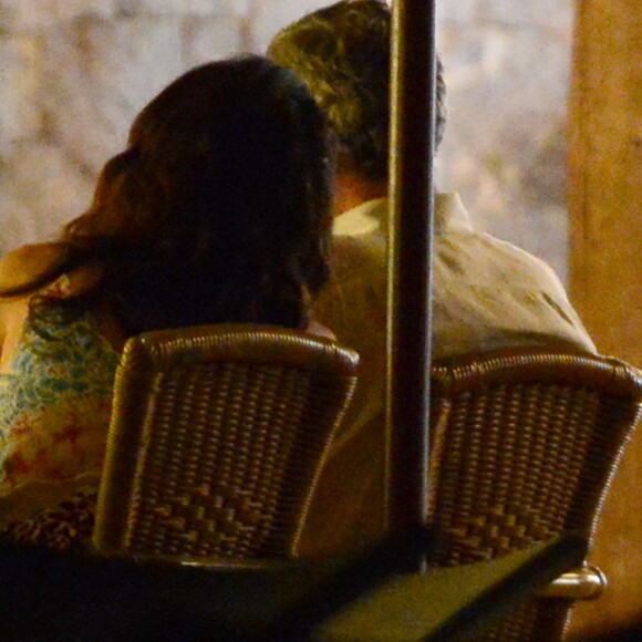 George Clooney et sa femme Amal Alamuddin Clooney dînent avec des amis dont Cindy Crawford et son mari Rande Gerber à Ibiza le 22 août 2015.