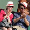 Igor Bogdanoff et sa femme, Amelie de Bourbon Parme (enceinte) lors du match entre Rafael Nadal et Leonardo Mayer aux Internationaux de France de tennis de Roland Garros à Paris, le 31 mai 2014.