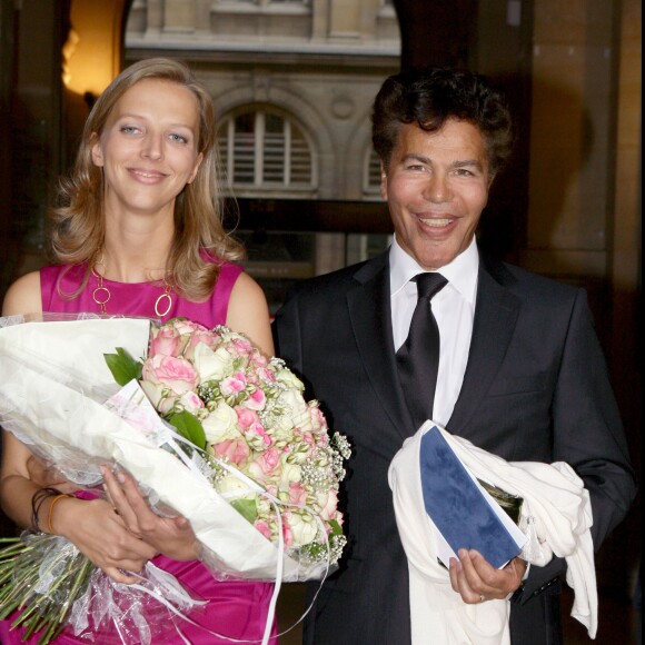 Amelie Bourbon de Parme et Igor Bogdanoff se marient dans la mairie du 16e arrondissement à Paris, le 1er octobre 2009  