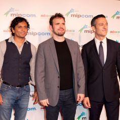 Night Shyamalan, Matt Dillon, Hernan Lopez - Photocall lors de la soir&eacute;e du Mipcom &agrave; l'h&ocirc;tel Martinez &agrave; Cannes, le 13 octobre 2014.